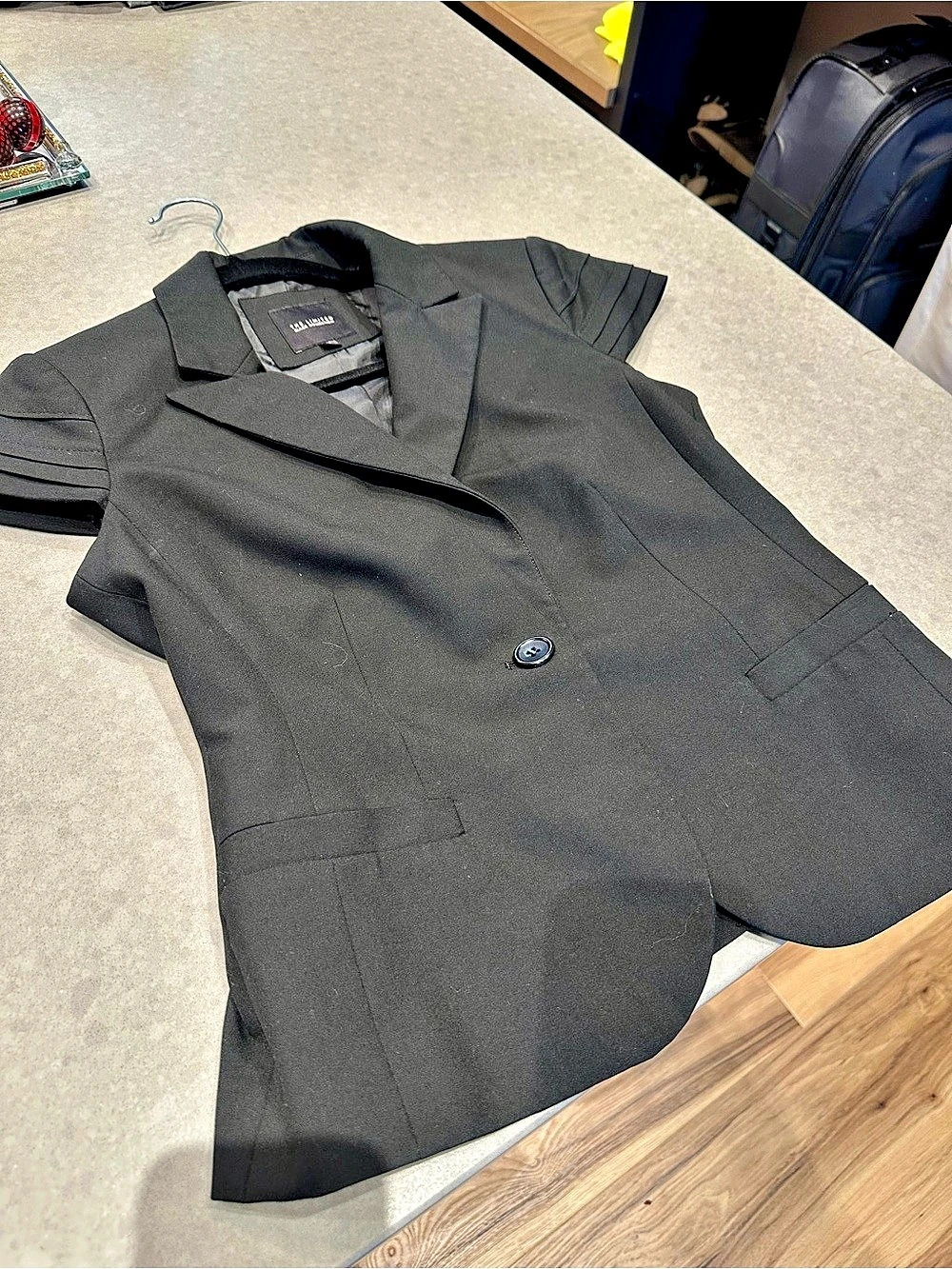 The Limited Black Collection blazer in Black Size XS Like New